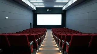 Sala cinematografica vuota: il tax credit funzionamento copre i costi di gestione delle sale