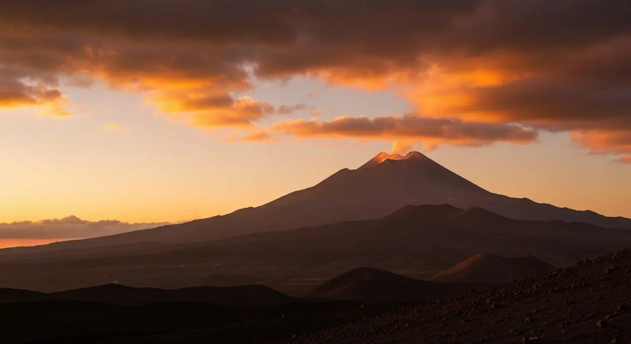 Idda Toronto Film Festival: il vulcano Etna al tramonto, ambientazione del film di Irene Dionisio in concorso a Toronto