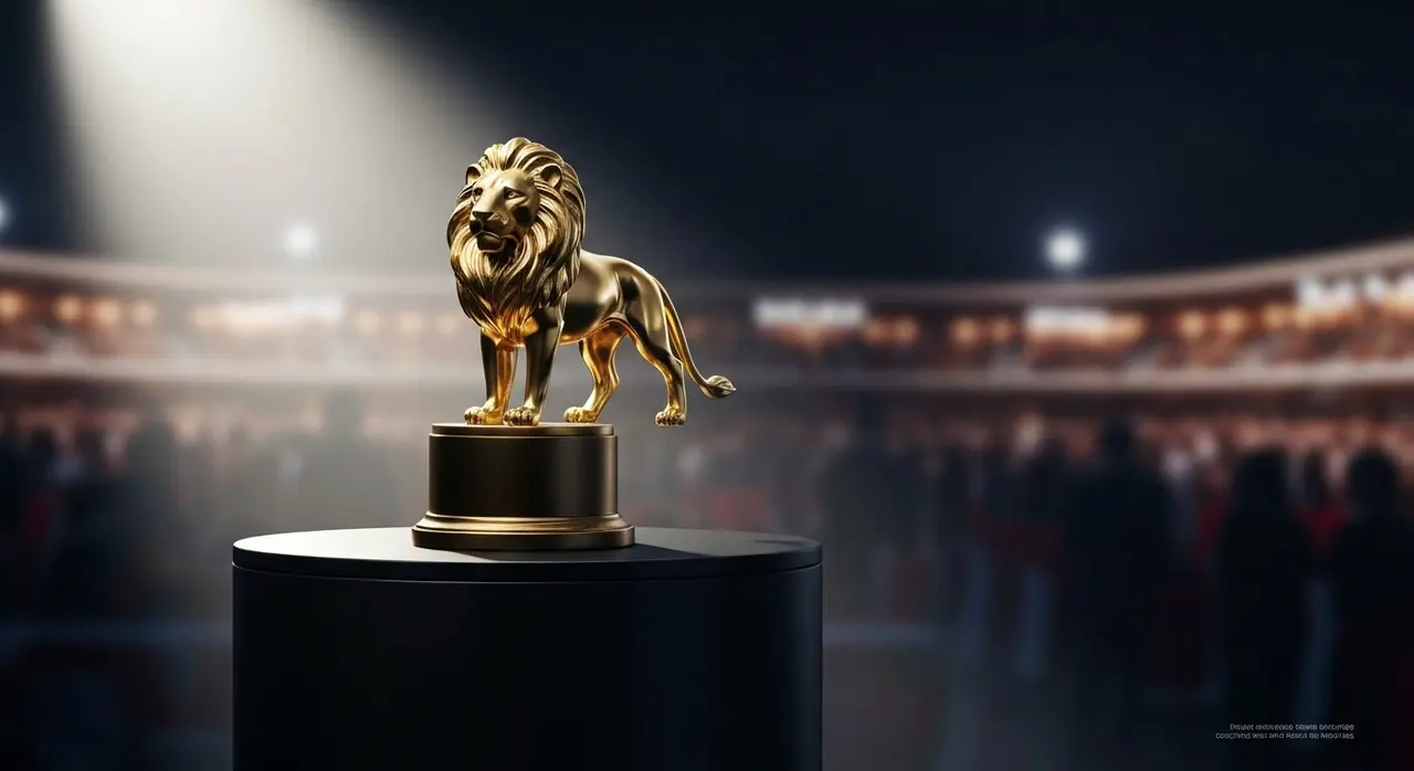 Statuetta del Leone d'oro della Mostra del Cinema di Venezia