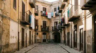 Cortile di un quartiere popolare di Palermo, contesto del caso di difterite a Palermo