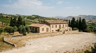 Struttura per ricevimenti chiusa sulle colline del Sannio, teatro del triplice omicidio ad Apice